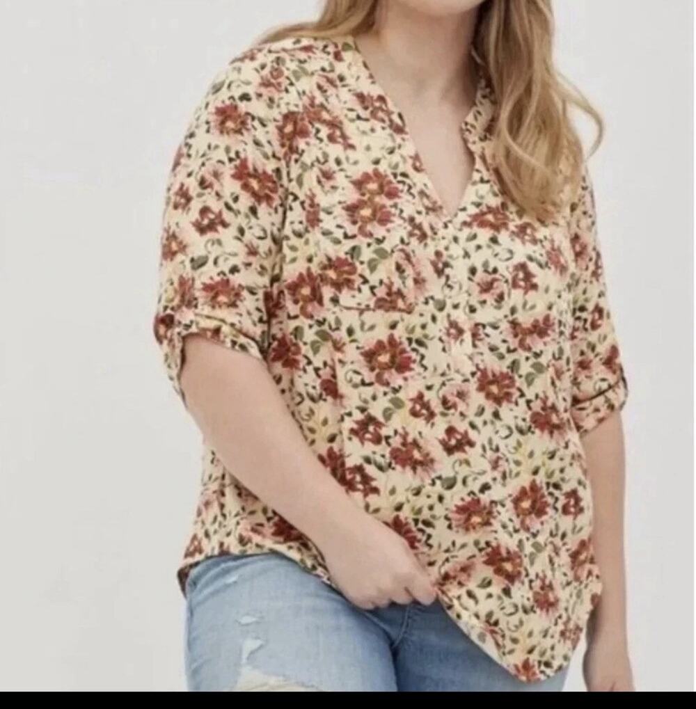 Torrid Floral Blouse 3X Sand Roll Tab Sleeve Button Front Top Boho 3/4 Sleeves